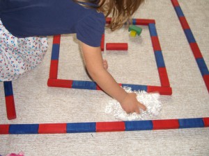 Červeno-modré tyče - labyrint