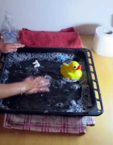 montessori kozmologia, ekologicka vychova, ako postupuju hasici pri odstranovany nebezpecnych olejov z vodnych tokov