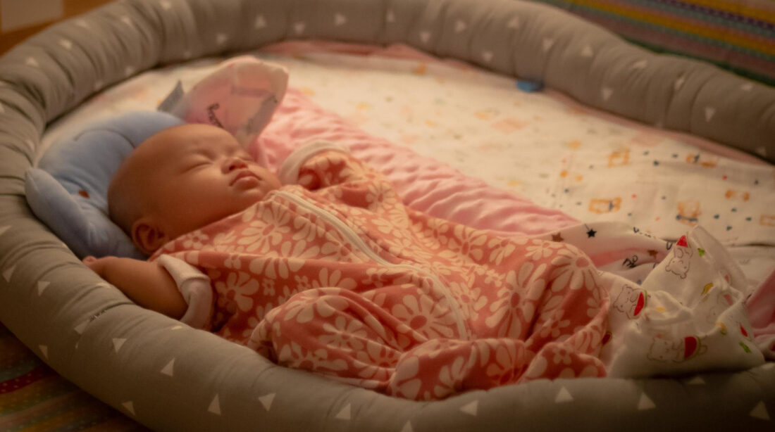 hniezdo pre bábätko, bábätko spánok, hniezdo do postieľky, hniezda pre bábätká